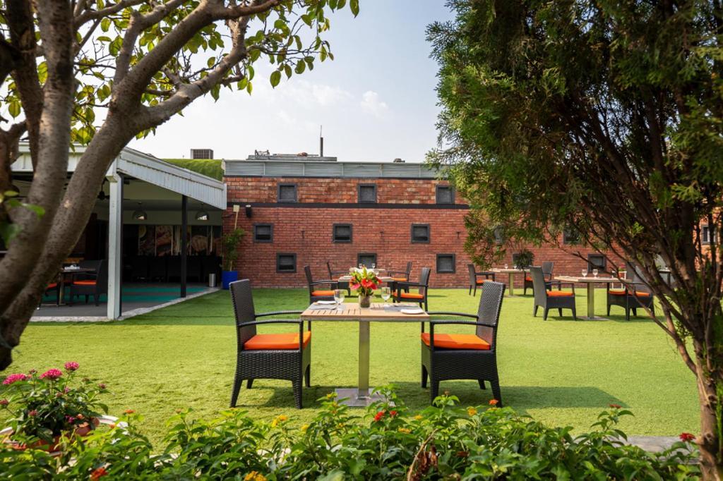 Dhaka Regency Hotel & Resort Exteriér fotografie